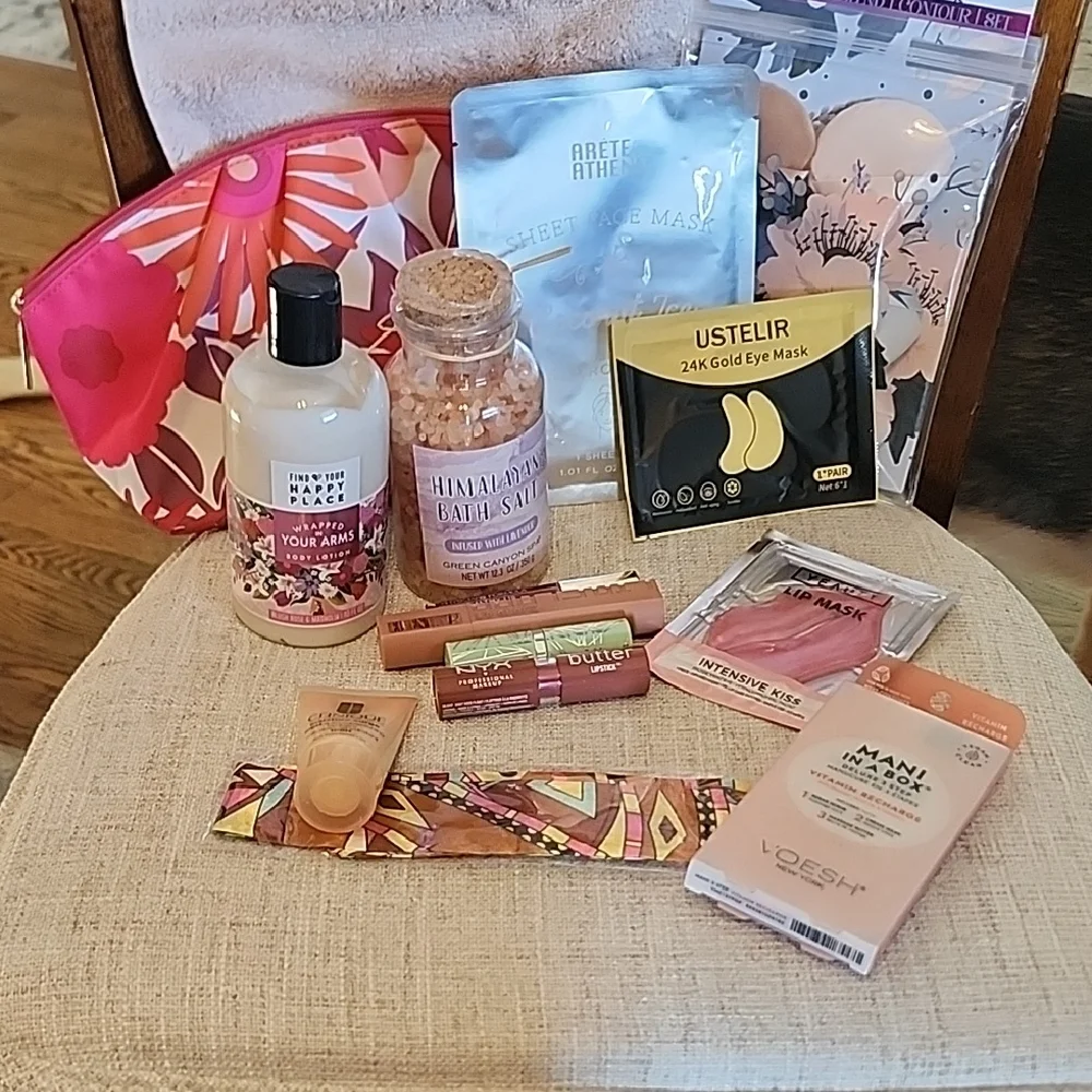 Colorful Beauty and Skincare Set - Picture 1 of 4
